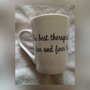 BNWT MUG (THE BEST THERAPIST HAS FUR AND FOUR LEGS